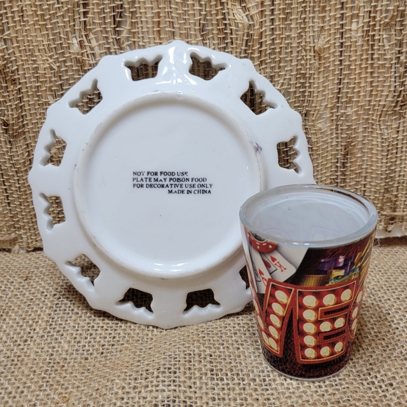 Lot of 2 Vintage Mini Las Vegas Souvenier Plate and Shot Glass - Picture 4 of 5
